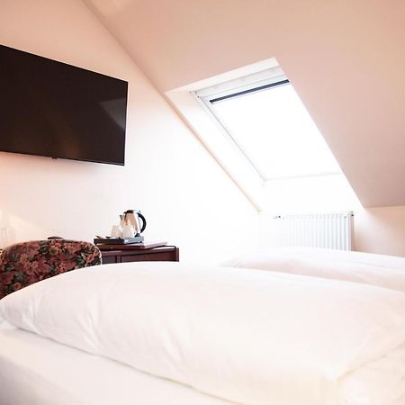Hotel Lonac ドゥイスブルグ エクステリア 写真